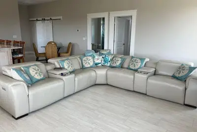 Image de New Home with Stunning Views of The Gulf of America & Porpoise Creek