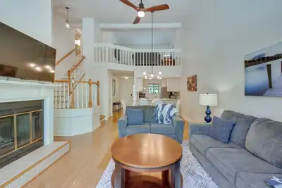 Image de Salem Vacation Rental w/ Lake Keowee Access!
