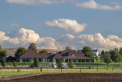 Image de Beautiful Ellensburg Ranch Estate with Indoor Pool