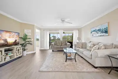 Image de 2/2 Condo-5 Minute Walk to Beach