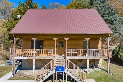 Image de Beautiful 6 Bedroom Cabin with Hot Tub and a Lakeview of Dale Hollow Lake #12