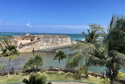 Image de Oceanview Sub Penthouse, Walk to Beach & Pool