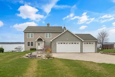 Image de Seneca Lake-Beautiful Waterfront-Private Dock- 7br/5ba near Sampson State Park