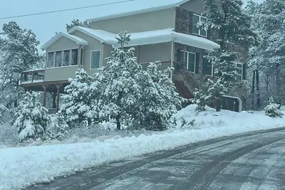Image de Mountain home located in Eagle Rock Resort. Must be a property owner to rent.