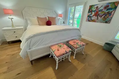 Image de Romantic Cottage -2 Blocks to the Beach, 5th Street and 3rd Ave. S - Cottage B