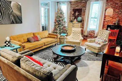 Image de The Loft @ Studio115 a Charming Stay, Sleeps 6, in Downtown Bainbridge, Ga