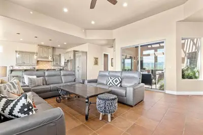 Image de Cactus Rose: Comfort, Games & Stunning Sunrise Views