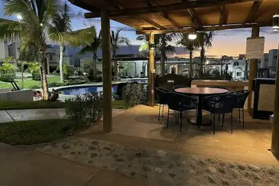 Image de New°Family°Pool°Spacious°Backyard°King°Bbq°Gated