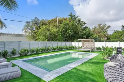 Image de Chic & Modern Home w Pool, 3br 7 guests