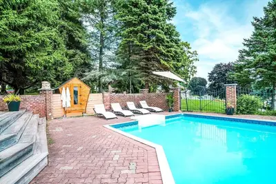 Image de Modern Waterfront Cottage With Heated Pool by 1000 Islands!