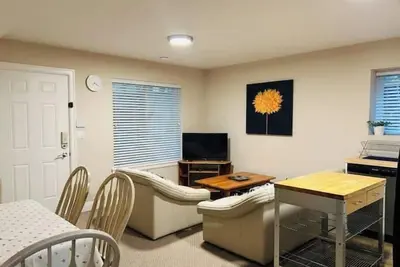 2 bedroom Spacious Guest Suite in Walnut Grove
