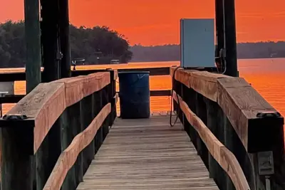 Image de Best Sunset Views on Lake Talquin!