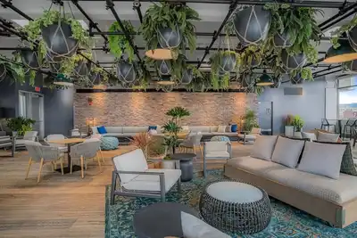 Image de 2 Boutique Hotel Rooms Ideal for Event Planners - Large Meeting Spaces