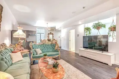 Image de Old Mtl Downtown Charming Victorian TownHouse 6 Bedroom