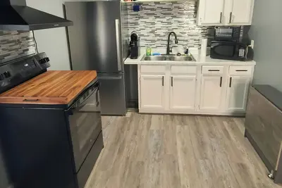 Image de Serenity's Sanctuary in this quiet, peaceful 2 bdr 1 bath bungalow. Pet friendly