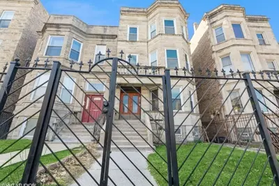 Image de The Hyde Park Hide-A-Way is ready to welcome you with the comfort of home!