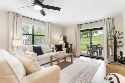 Image de Spacious 2 Bedroom Condo in Gated Pointe Royale Golf Village with Pools.