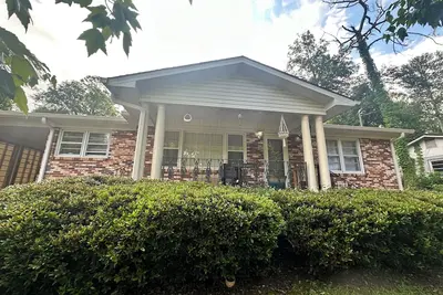 Image de Entire home in quiet neighborhood! ! This is a duplex style home!