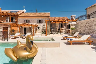 Image de Villa Stone (V9131-K1) - Skradin