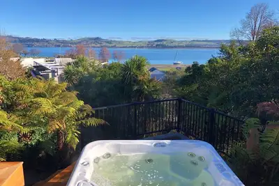 Image de Bayview Taupo - Spa Pool and Views