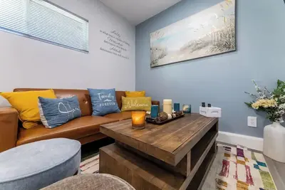 Image de Luxe and Modern South Bay Adu