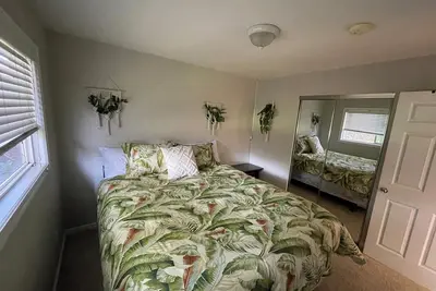 Image de Cozy Home w/ Large Private Backyard. Minutes to Napa, Six Flags & ferry.