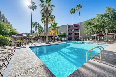 Image de Cozy Couple's Condo! Walk to Old Town Scottsdale