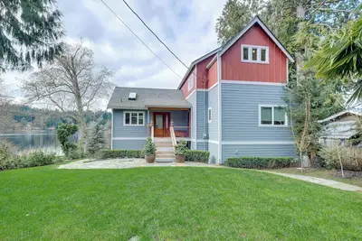 Image de Lakefront Washington Home w/ Grill, Dock & Kayaks!