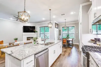 Image de Peaceful Flint Home, Close to Lake Palestine!