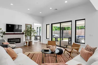 Image de Butterfly:  Luxury w/pool, boat slip, sports court