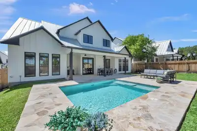 Image de Dragonfly: Luxury w/pool, boat slip, sports court