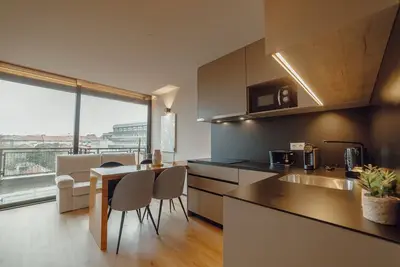 Image de City Center Premium Apartment by Vacationy