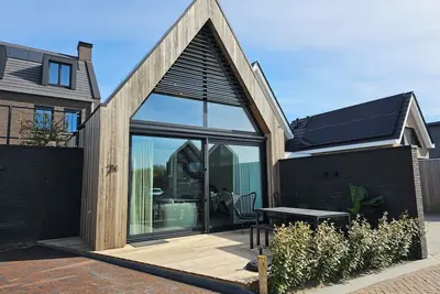 Image de Nieuw Luxe Vakantiehuis Voor 2 Personen Nabij het Centrum en Strand van Domburg!