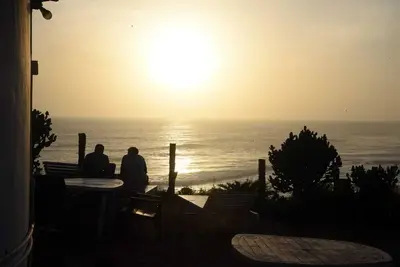 Image de Sea View Rooms on the Cliff. Just 50 meters walk to the beach