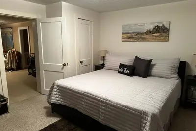Image de Cozy home in Damascus located next to River, Trails, Bike Shops, and Dining.