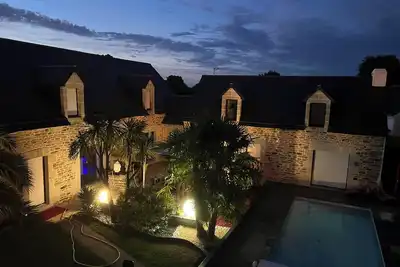 Image de Belle Maison en Pierre avec Piscine