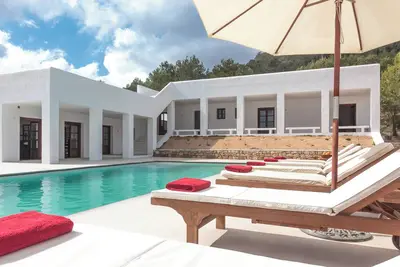 Image de Villa Unica nel suo Genere con Vista al Mare e Alla Montagna