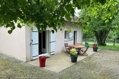 Image de Petite maison à la campagne paisible proche de la vallée des peintres