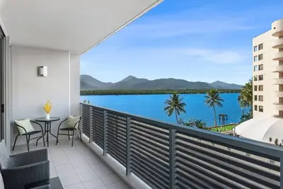 Image de Aqua Vista at Harbour Lights Poolside Panorama