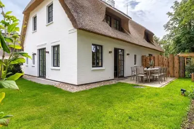 Image de Thatched roof house dunz Spo