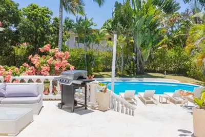 Spacious and Modern 3 Bedroom Villa in Casa Linda