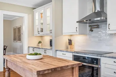 Image de Relax in Luxury The Fogleman House in Historic Downtown Burlington