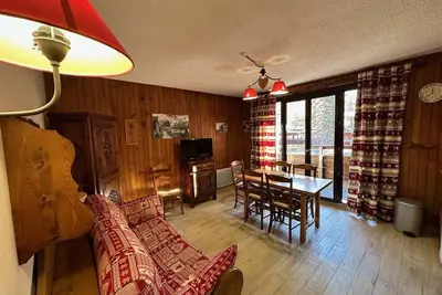 Image de À 100m des pistes de ski, 1er étage, balcon, casier à ski, 30m², Vars