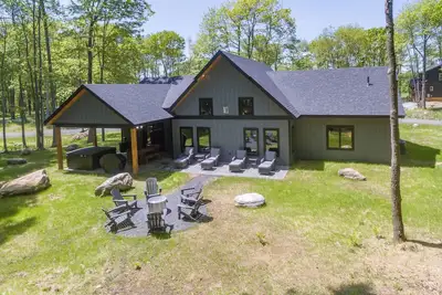 Image de New! Mountain Whisper: Lake Area, Fireplace, Grill!