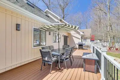 Image de Spacious Retreat 7 Mi to Tobyhanna State Park!