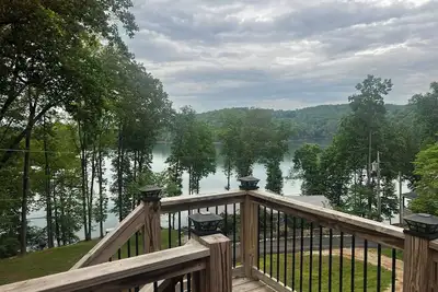 Image de Reflections at Norris, Near Deerfield & Springs, Covered Boat slip at Deerfield