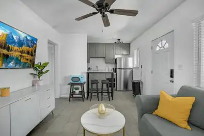 Image de New Cozy Beautiful 2br/1ba Family-Friendly Apartment