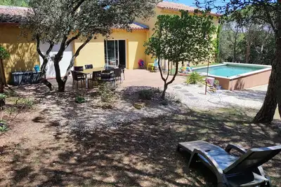 Image de Maison de vacances en lisière de forêt avec piscine privée