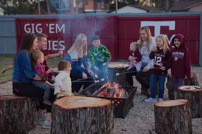 Image de Massive 6 Bedroom Downtown Home\n