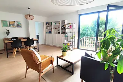 Image de Appartement spacieux avec jardin et parking